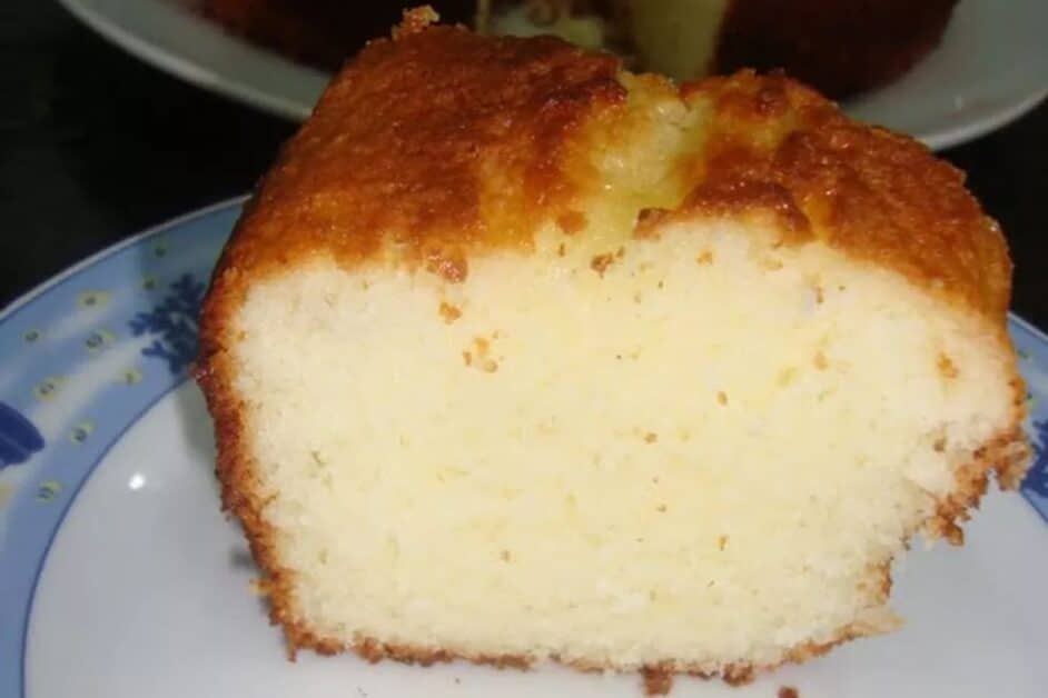 Bolo de Arroz Cru Macio e Fofinho Feito no Liquidificador Receita Rápido