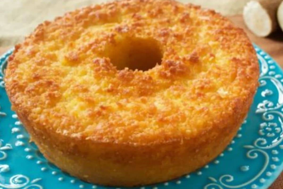 Bolo de aipim de liquidificador fácil de fazer e delicioso Receita Rápido