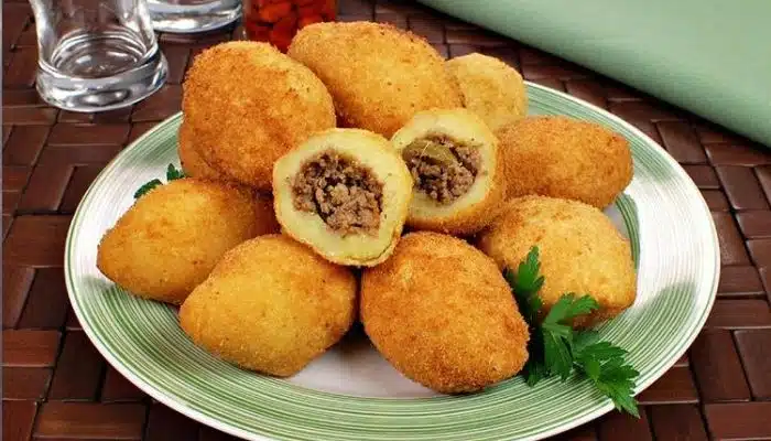 Bolinho de Mandioca Recheado Rápido e Prático Faça Ainda Hoje