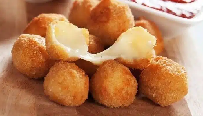 Pratica e Saborosa Receita de Bolinho de Queijo