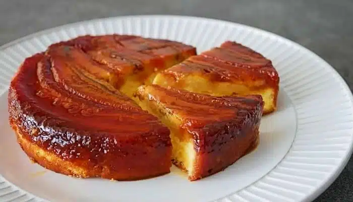 Fácil Receita de Bolo de Banana Caramelada