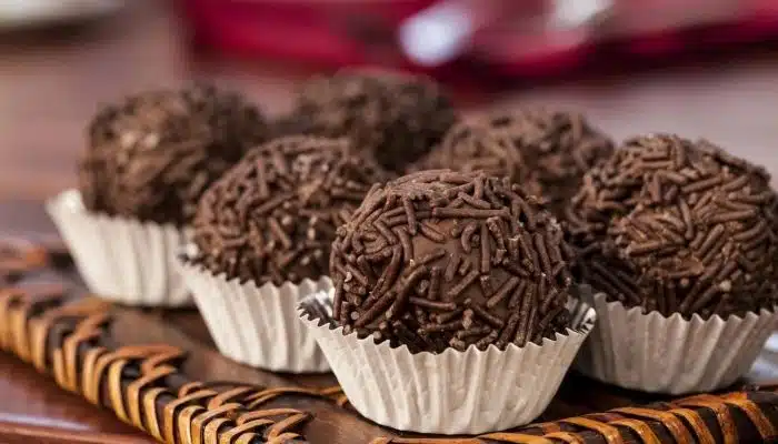 Como Fazer a Tradicional Brigadeiro de Festa