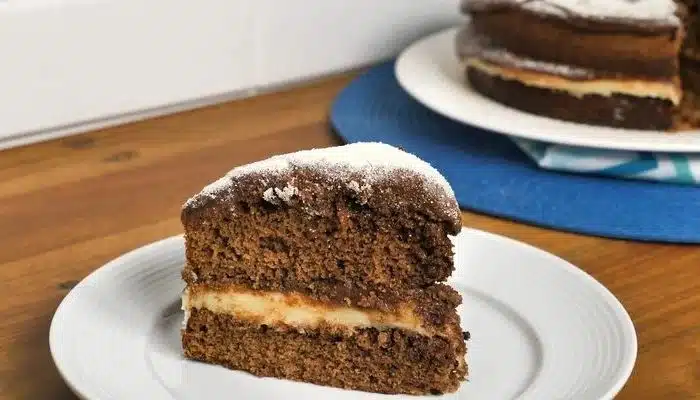 Bolo de Chocolate com Leite Ninho Passo a Passo Simples