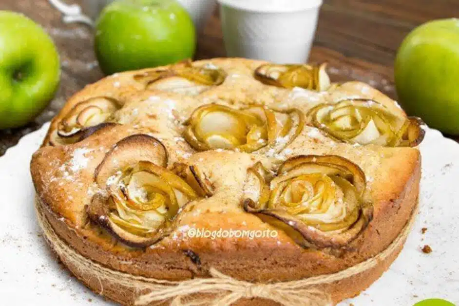 Delicioso Bolo de Rosas de Maçã