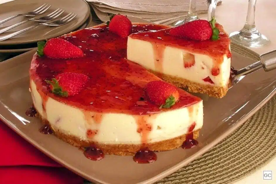 Como Fazer Cheesecake com Molho de Morango