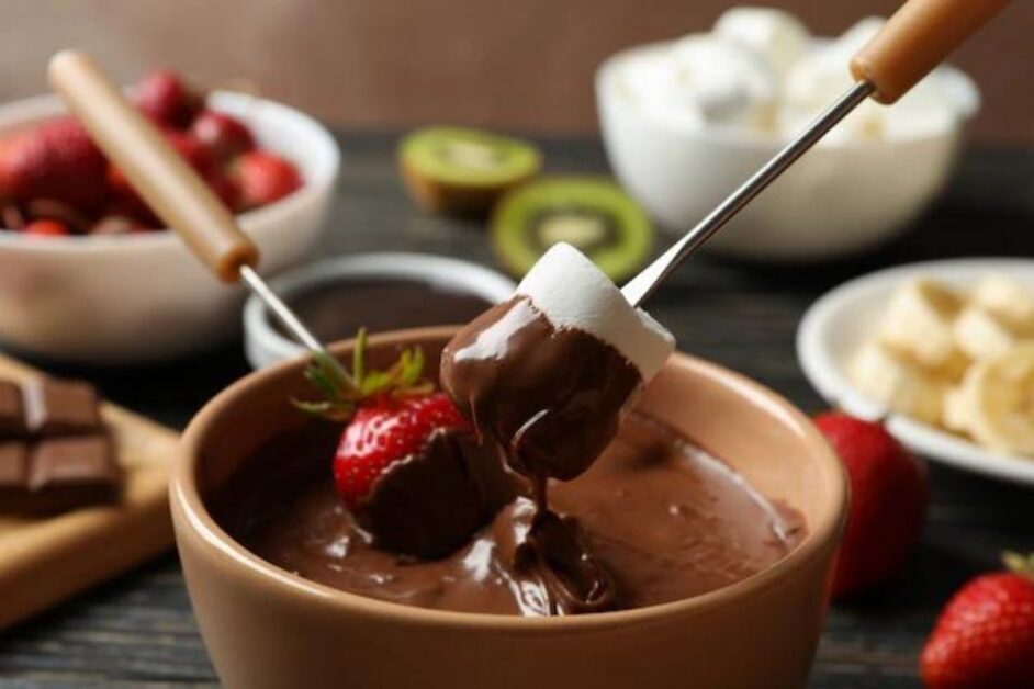 Como Fazer Fondue de Chocolate, Rápido e Super Delicioso