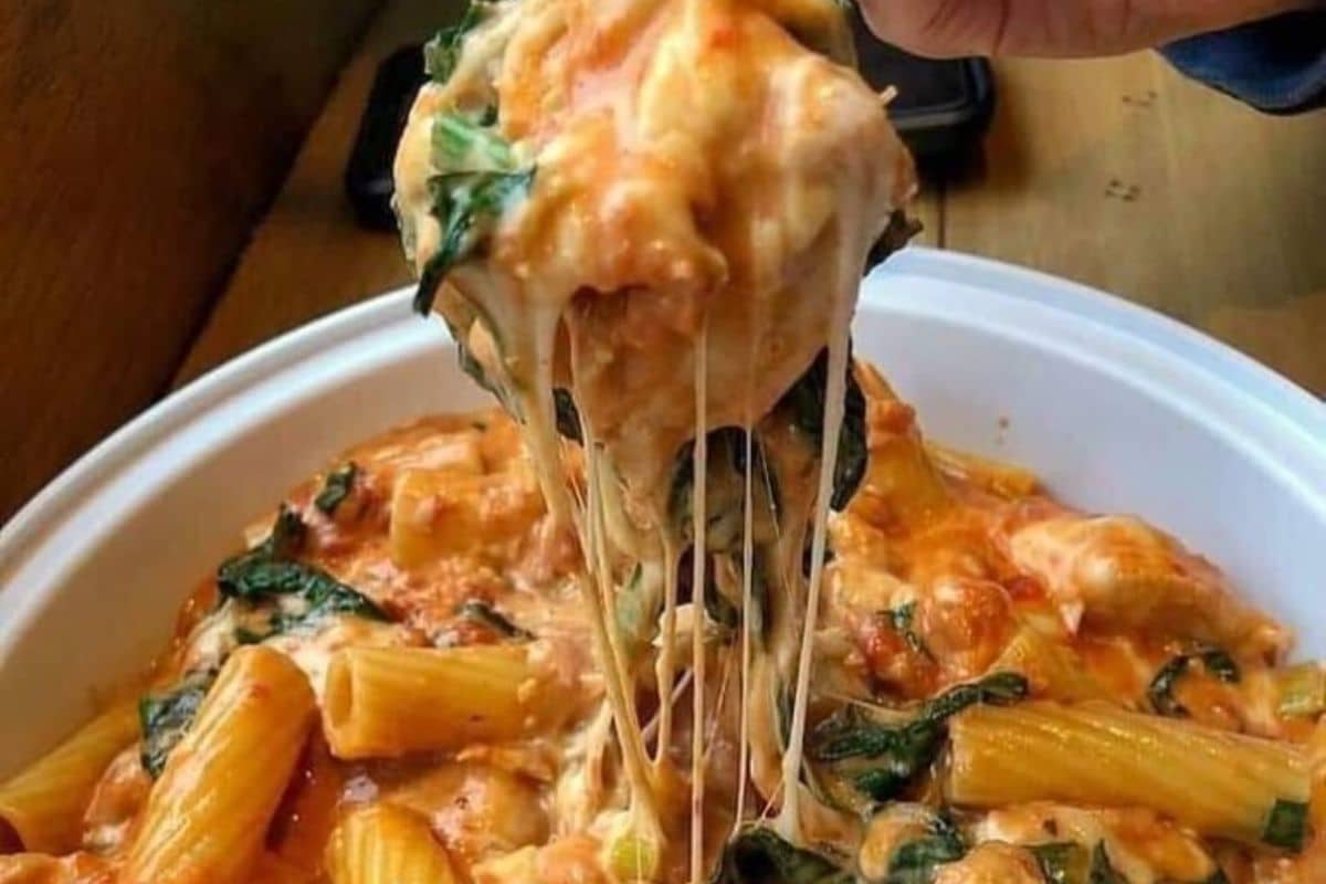 Macarrão com molho napolitano