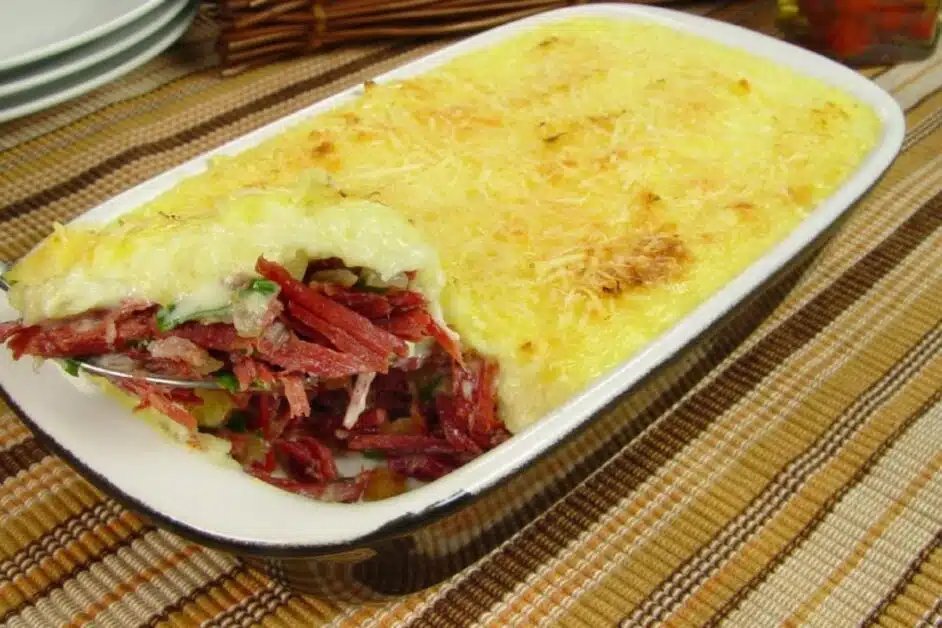 Escondidinho de Carne Seca Fácil e Saboroso