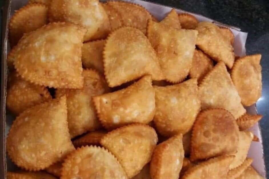 Receita de Massa de Pastel Simples