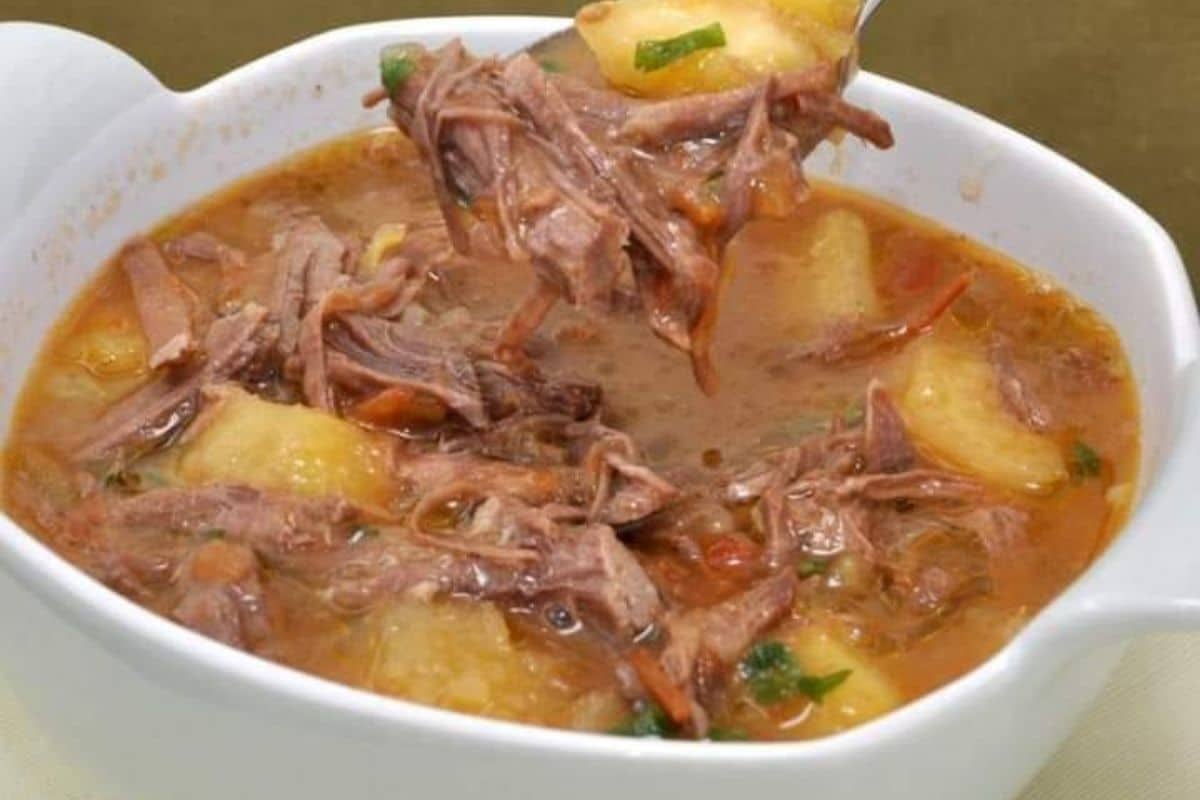 Sopa de Mandioca e Costela
