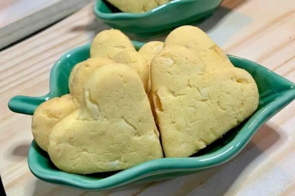 Receita de Biscoitos Amanteigados de Queijo