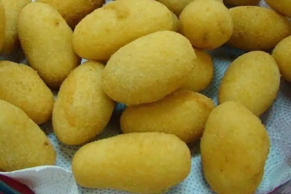 Bolinho de Mandioca Com Carne Seca