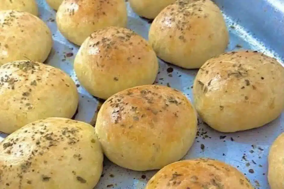 Receita de Pãozinho de Cebola de Liquidificador