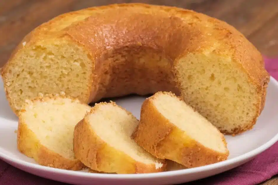 Receita de Bolo de Iogurte simples e delicioso