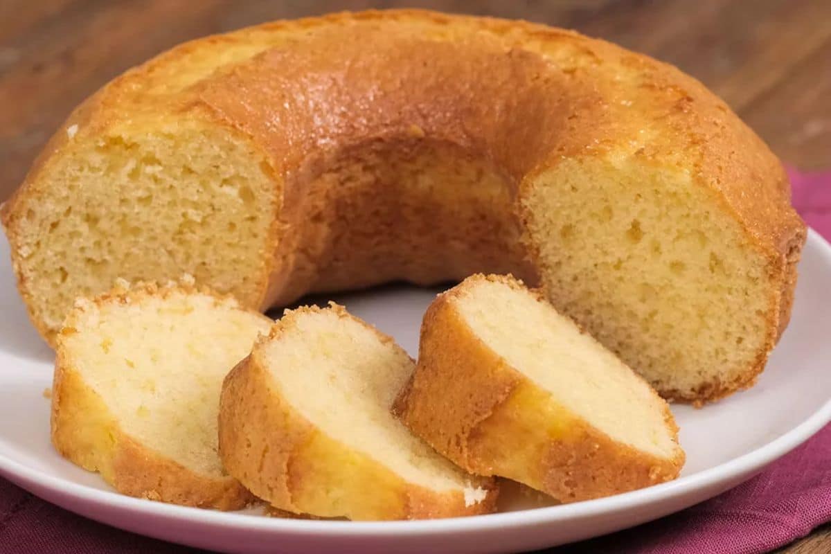 Receita de Bolo de Iogurte simples e delicioso