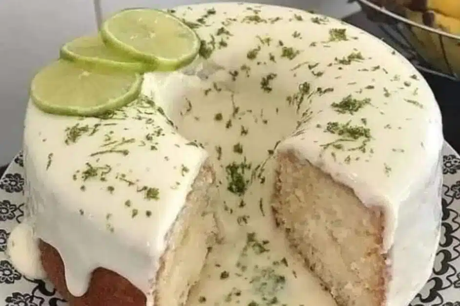 Receita de Bolo de Limão com Cobertura