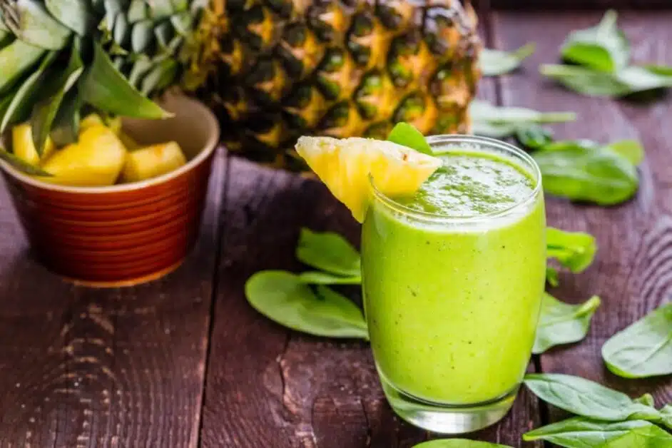 Receita de Suco Verde de Abacaxi, muito saudável