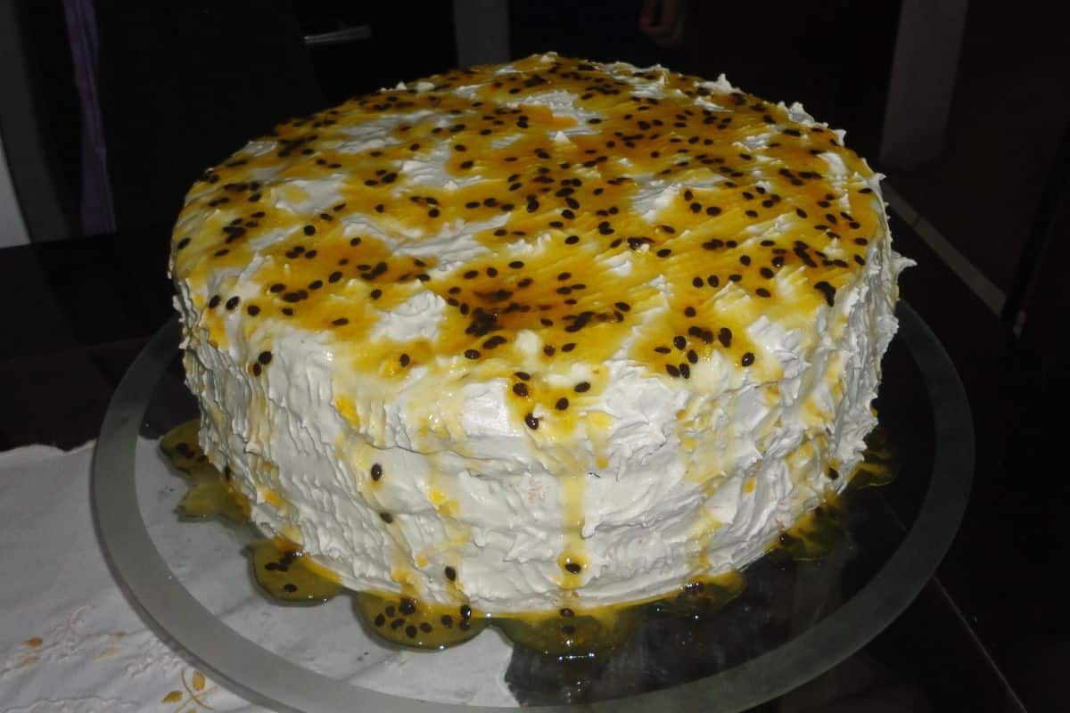 Receita de bolo de maracujá com doce de leite