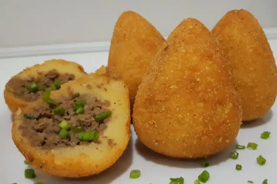 Receita de coxinha de mandioca com carne moída