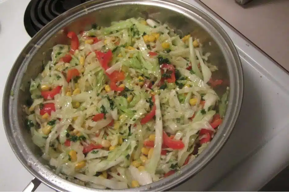 Receita de salada de repolho refogado