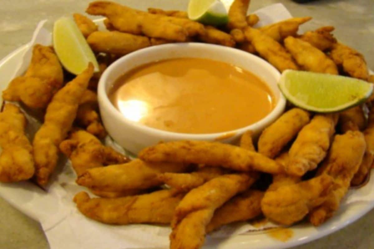 Iscas de Peixe com Molho Tártaro