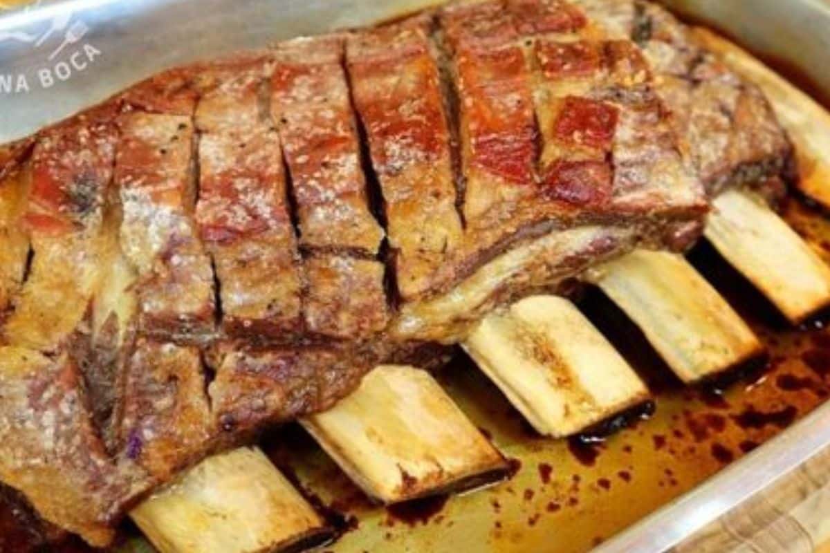 Costela Assada no Forno: O Segredo para uma Delícia que Desmancha na Boca