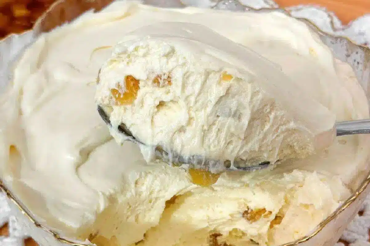 Agora só faço o mousse de abacaxi assim e todos adoram essa receita