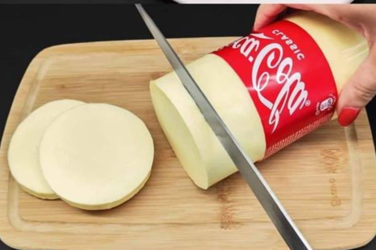 Queijo Caseiro Feito na Garrafa Vazia de Refrigerante: Inovação e Sabor