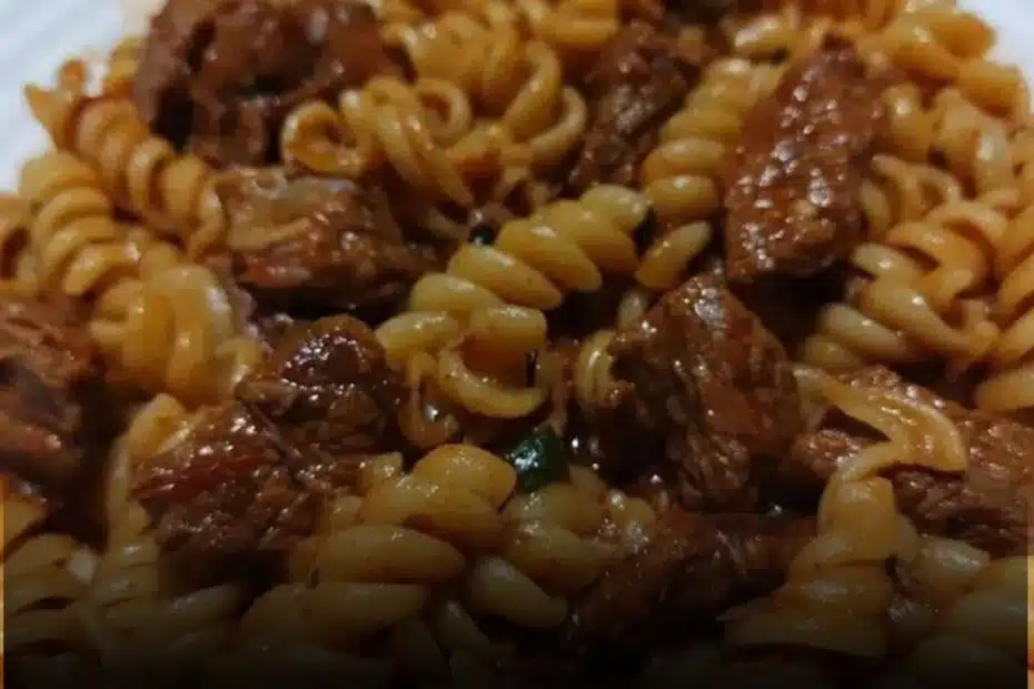 Macarrão com Carne de Panela