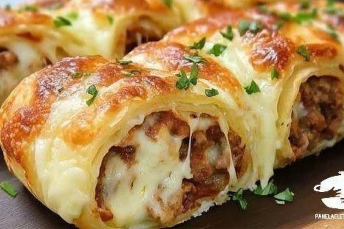 O melhor rocambole de carne moída com queijo para surpreender qualquer visita
