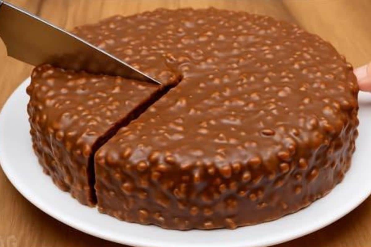 Torta de Chocolate Redonda e Rica que quando faço não sobra nem o farelo do prato