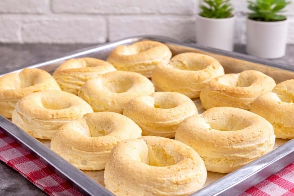 Biscoito de Polvilho crocante por fora e oco por dentro que vicia fácil