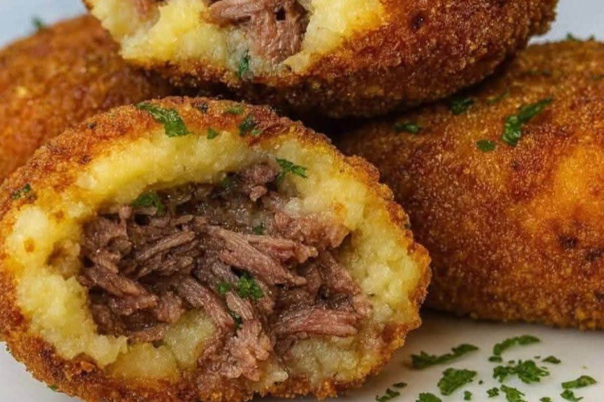 Bolinho de Carne com Mandioca dos Deuses que Some da Travessa