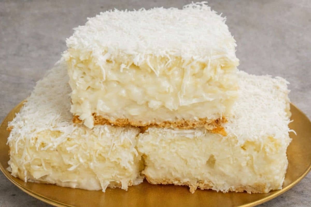 Bolo Gelado de Coco Cremoso dos Sonhos Que Derrete na Boca