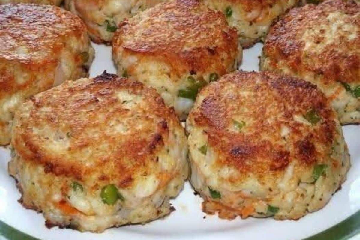 Bolinho de Salmão Frito Crocante Que Desaparece da Travessa