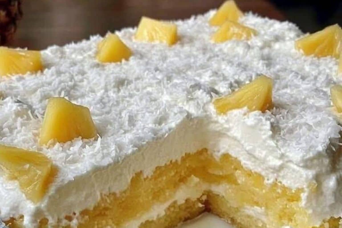 Bolo Gelado de Abacaxi ABSURDAMENTE Molhadinho e Viciante