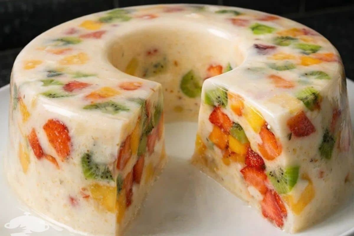 Sobremesa Gelada com Frutas Refrescante e Cremosa que Derrete na Boca