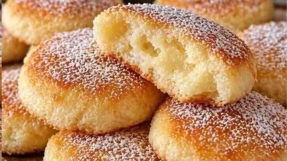 Bolachinhas de Coco Caseiras: as famosas bolinhas que derretem na boca e desaparecem do pote em minutos