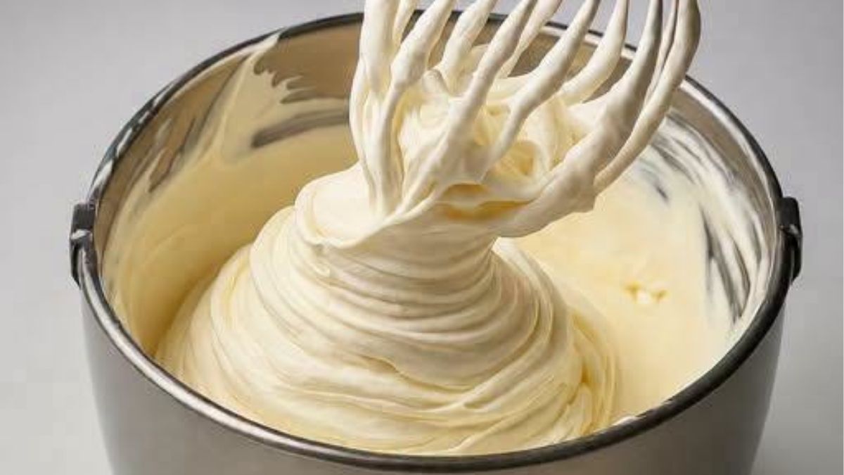 Recheio Creme 4 Leites Incrivelmente Cremoso: O Segredo das Confeitarias que Vai Transformar Seus Bolos!